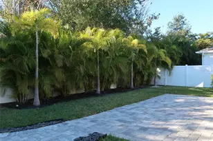 2555 Fireflag Ln, Sarasota, FL 34232 - Photo 16