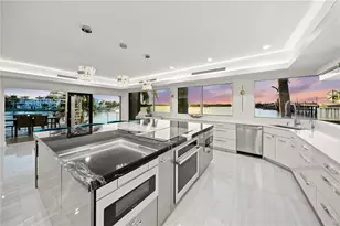 1400 Siesta Dr, Sarasota, FL 34239 - Photo 18