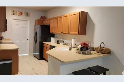 3740 82nd Avenue Circle E #102, Sarasota, FL 34243 - Photo 6