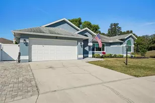 2304 Seattle Slew Dr, Sarasota, FL 34240 - Photo 2