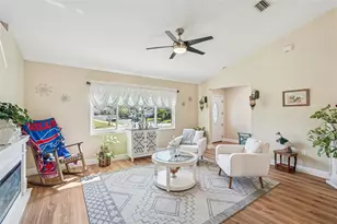 2304 Seattle Slew Dr, Sarasota, FL 34240 - Photo 4