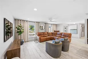 2117 Riviera Dr, Sarasota, FL 34232 - Photo 4