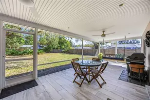 2117 Riviera Dr, Sarasota, FL 34232 - Photo 36