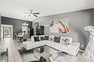 9677 86th Ave, Seminole, FL 33777 - Photo 12