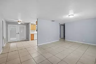 8421 47th St N, Pinellas Park, FL 33781 - Photo 4