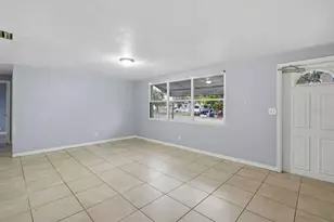 8421 47th St N, Pinellas Park, FL 33781 - Photo 6