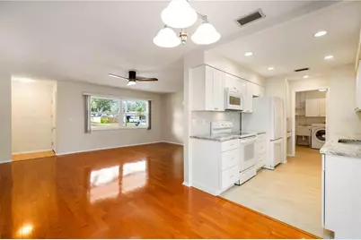 2705 Amanda Drive, Sarasota, FL 34232 - Photo 12