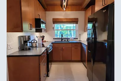 8010 Marina Drive, Holmes Beach, FL 34217 - Photo 10