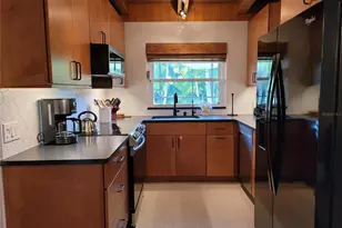 8010 Marina Dr, Holmes Beach, FL 34217 - Photo 10