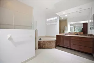 6507 41st Ct E, Sarasota, FL 34243 - Photo 18