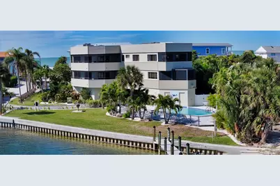 108 9th Street S #E, Bradenton Beach, FL 34217 - Photo 4