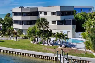 108 9th St S, Bradenton Beach, FL 34217 - Photo 4