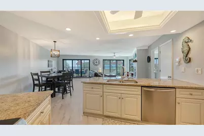 108 9th Street S #E, Bradenton Beach, FL 34217 - Photo 6