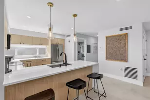 6063 E Peppertree Way, Sarasota, FL 34242 - Photo 16