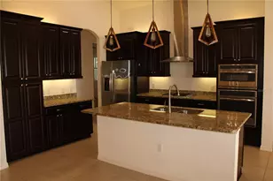 629 Rosemary Cir, Bradenton, FL 34212 - Photo 4