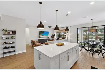 5737 Bay Pine Way, Sarasota, FL 34238 - Photo 10