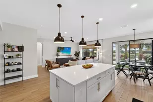 5737 Bay Pine Way, Sarasota, FL 34238 - Photo 10