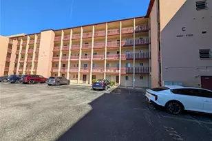 4017 Lake Bayshore Dr, Bradenton, FL 34205 - Photo 1