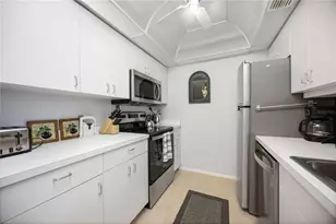 5631 Midnight Pass Rd, Sarasota, FL 34242 - Photo 10