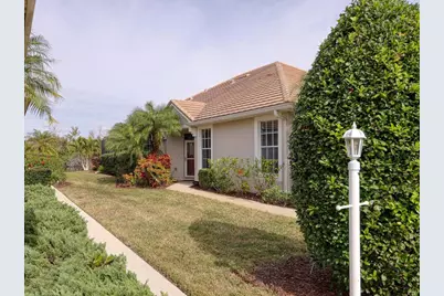 7021 Woodmore Terrace, Lakewood Ranch, FL 34202 - Photo 2