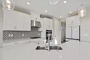 9312 Tequila Sunrise Dr, Sarasota, FL 34241 - Photo 14