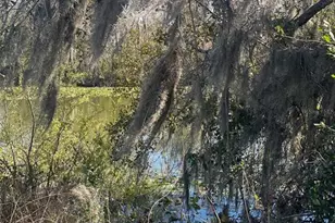 3301 N Lake Dr, Plant City, FL 33563 - Photo 1