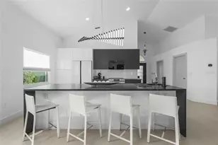 6861 Superior St Cir, Sarasota, FL 34243 - Photo 6