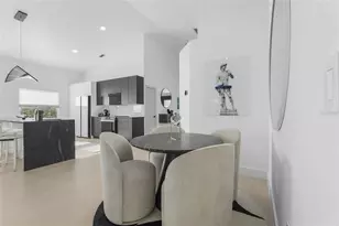 6861 Superior St Cir, Sarasota, FL 34243 - Photo 10