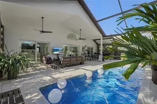 6861 Superior St Cir, Sarasota, FL 34243 - Photo 2