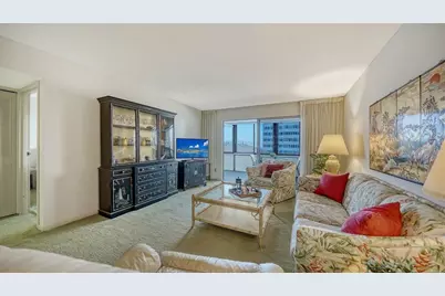1125 W Peppertree Drive #302, Sarasota, FL 34242 - Photo 4