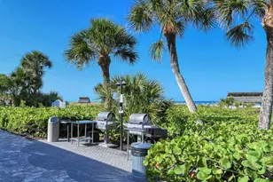 1125 W Peppertree Dr, Sarasota, FL 34242 - Photo 52