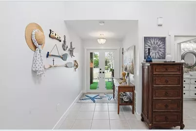 6530 Waterford Circle, Sarasota, FL 34238 - Photo 6