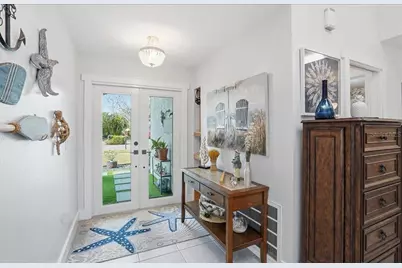 6530 Waterford Circle, Sarasota, FL 34238 - Photo 8