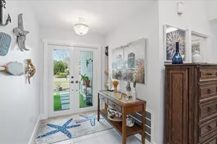 6530 Waterford Circle, Sarasota, FL 34238 - Photo 8