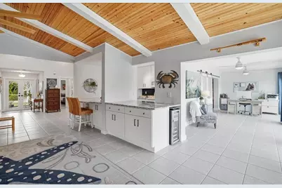 6530 Waterford Circle, Sarasota, FL 34238 - Photo 14