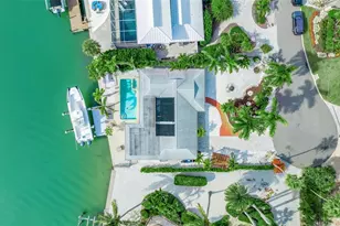 922 Casey Cove Dr, Nokomis, FL 34275 - Photo 2
