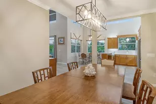 4931 Oxford Dr, Sarasota, FL 34242 - Photo 10