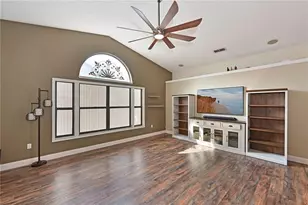 7974 Monticello Ln, Sarasota, FL 34243 - Photo 8