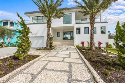 7003 Holmes Boulevard, Holmes Beach, FL 34217 - Photo 6