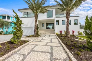 7003 Holmes Blvd, Holmes Beach, FL 34217 - Photo 6