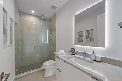 7003 Holmes Boulevard, Holmes Beach, FL 34217 - Photo 38