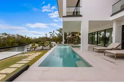 7003 Holmes Boulevard, Holmes Beach, FL 34217 - Photo 56