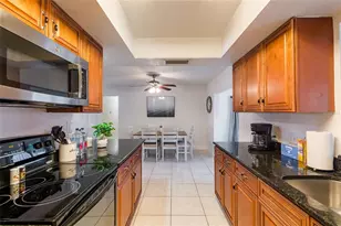95 S Briggs Ave, Sarasota, FL 34237 - Photo 10