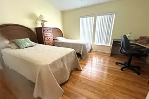 817 S Green Cir, Venice, FL 34285 - Photo 10