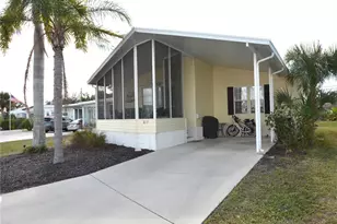 817 S Green Cir, Venice, FL 34285 - Photo 2