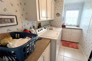 817 S Green Cir, Venice, FL 34285 - Photo 12