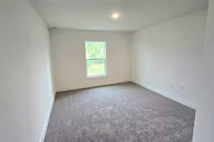 2239 N Biscayne Dr, North Port, FL 34291 - Photo 10