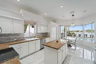 6585 Waters Edge Way, Lakewood Ranch, FL 34202 - Photo 14
