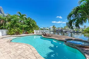 203 N Harbor Dr, Holmes Beach, FL 34217 - Photo 6