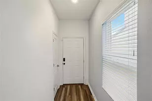 768 Sunlit Coral St, Ruskin, FL 33570 - Photo 4